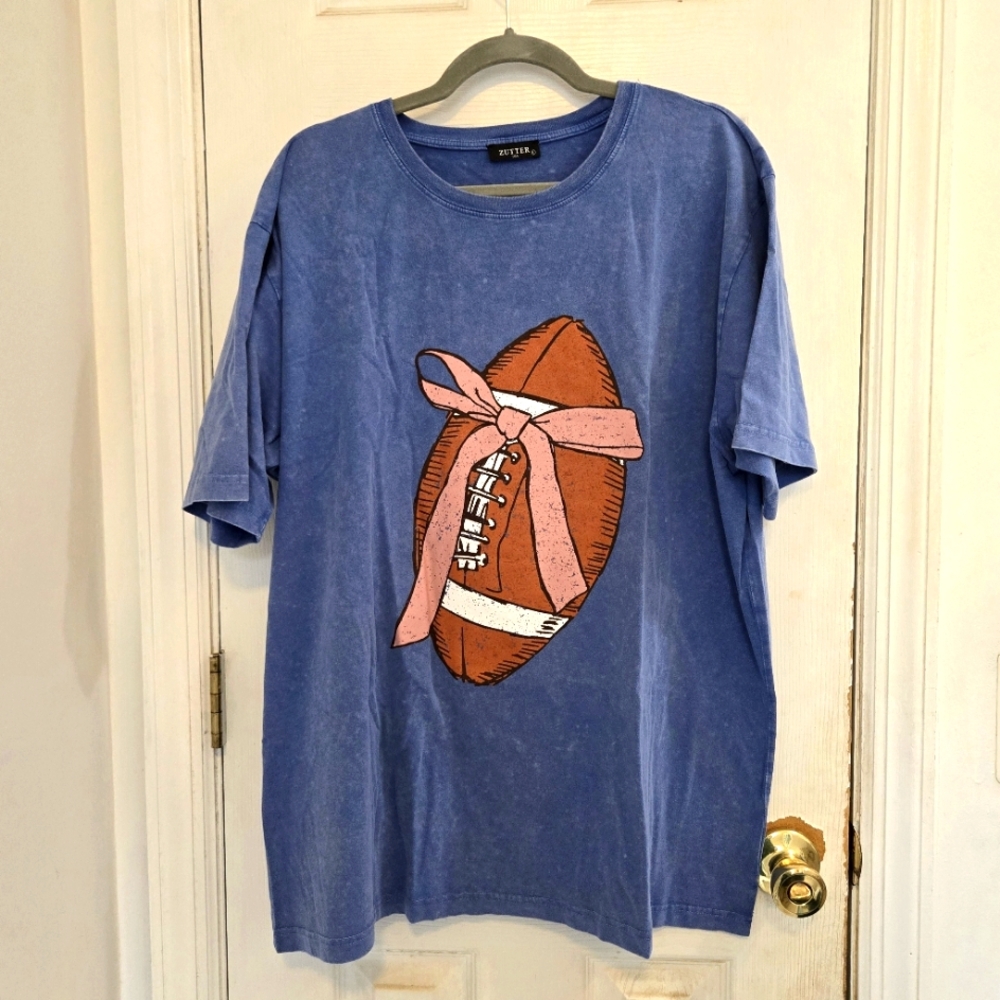 Zutter Ovetsized Graphic Print Coquette Bow Football T-Shirt